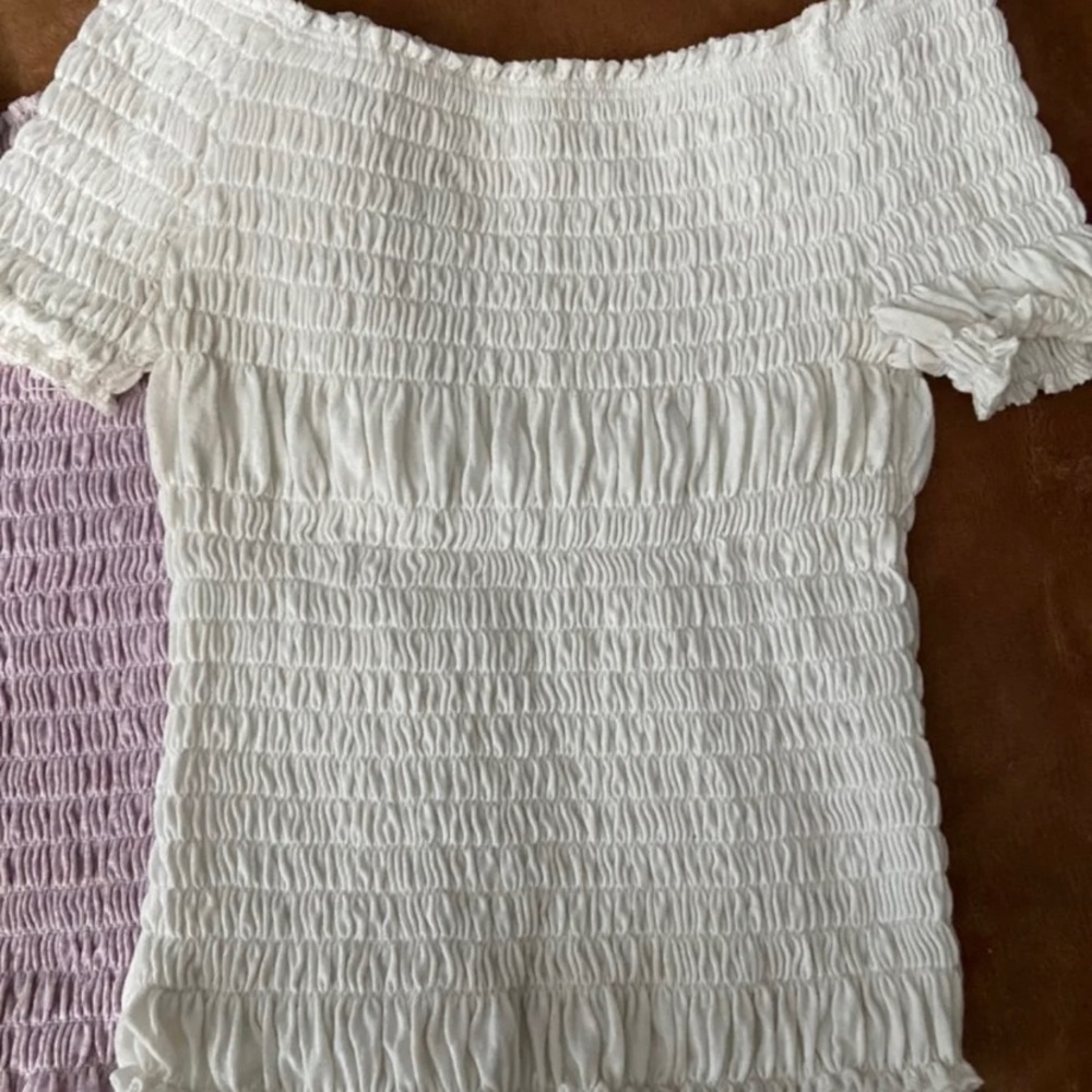 Tops - Picture 2 of 3